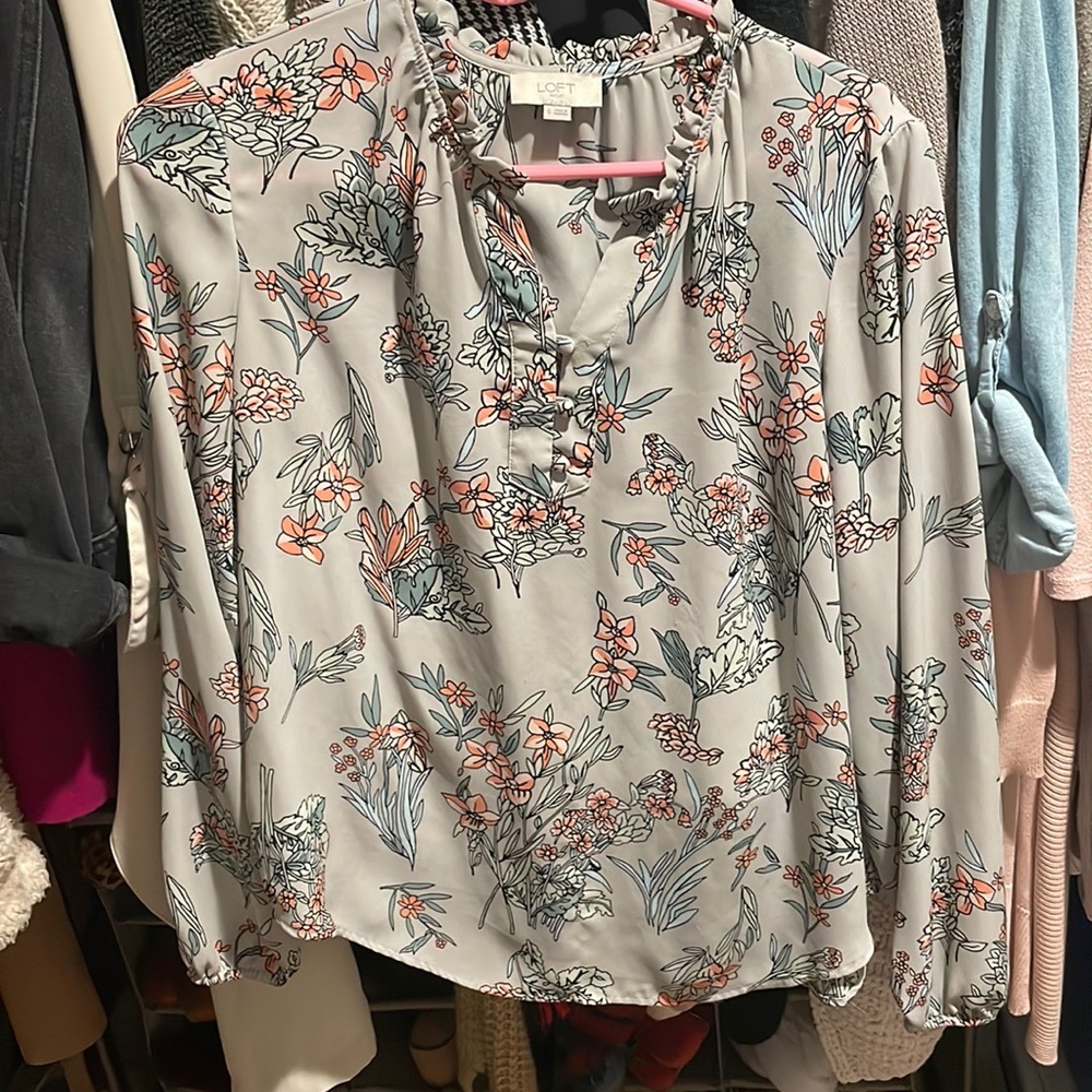 Woven floral print loft outlet top. Great condition.